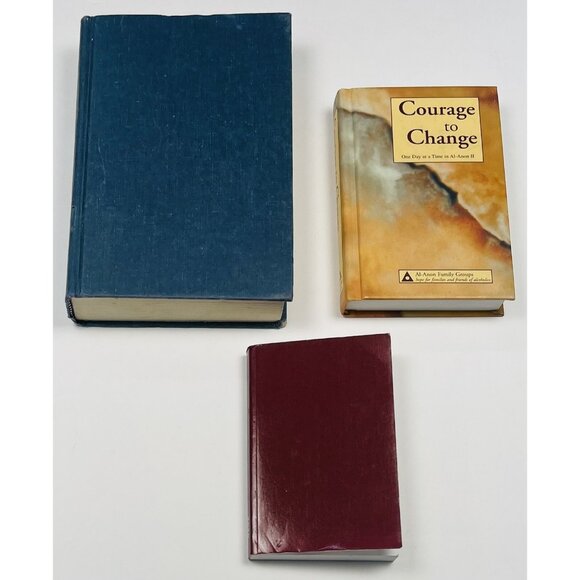 Lot 3 ALCOHOLICS ANONYMOUS Books 3rd Ed 1977 HC; Courage to Change; 2020 Mini Ed - Picture 2 of 10